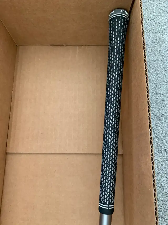 TaylorMade Sim2 Max-D Driver, 10.5 Degree in Mint Condition in Golf in Edmonton - Image 10