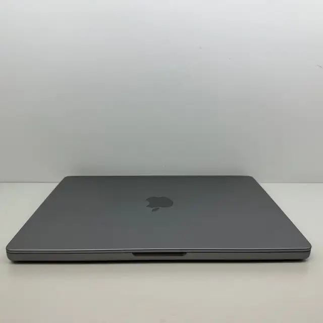 Apple MacBook Pro 14" 2021 - M1 Pro 512GB/16GB - No Power in Laptops in City of Toronto - Image 3