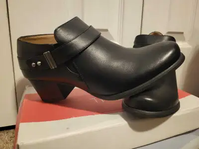 Women black heels, View more
