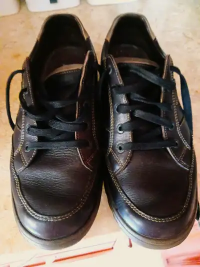 Très Beaux Souliers en Cuir Entièrement Fait à la Main. Gr. 10., View more