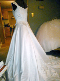 White Princess Bridal Gown Wedding Dress 9/10 - New!