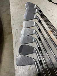 2023 Left Hand Taylormade P790 irons 