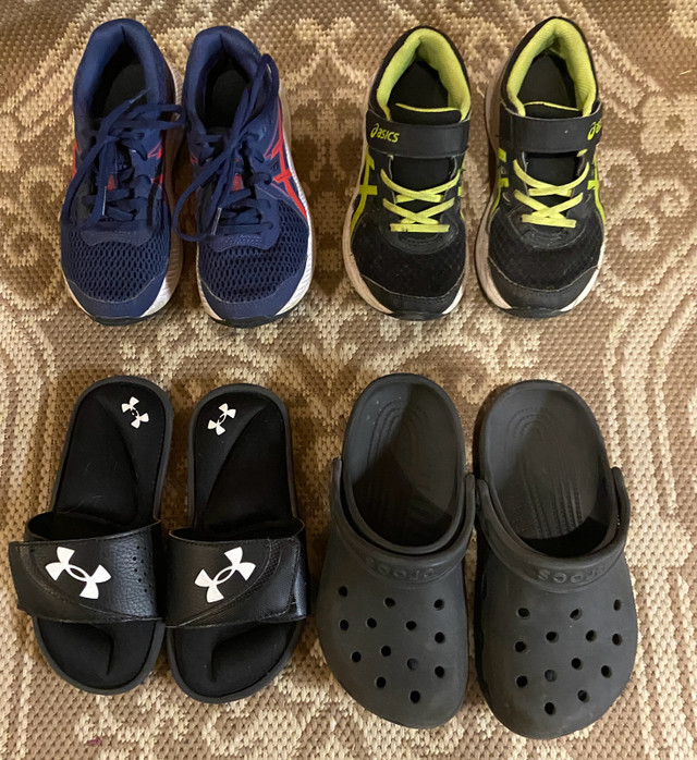 9 x shoes crocs sport sandals in size 1 and 2 in Other in Kitchener / Waterloo