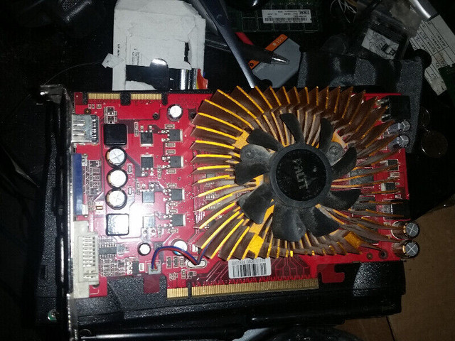 ATI Radeon HD 3870 $30 hdmi vga dvi pcie video card - MANY  pcie in Other in City of Montréal