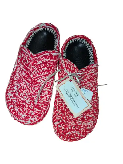 NEW Handmade knit mens size 9 house slippersNever worn, View more