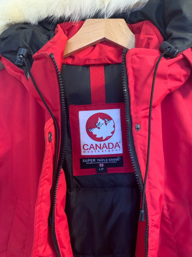 Manteau d’hiver copie du Canada Goose dans Femmes - Hauts et vêtements d'extérieur  à Ville de Montréal - Image 4
