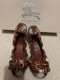 Authentic Burberry flats. New