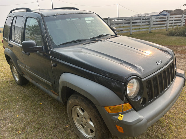 Jeep Liberty! in Cars & Trucks in Grande Prairie - Image 2