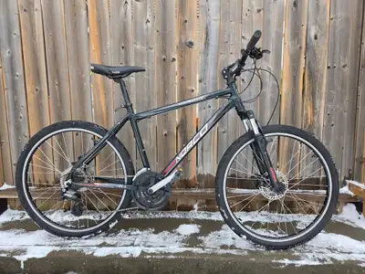 Beau vélo Norco Mountainer. A1. Freins à disques, View more