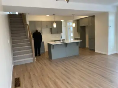 nipigon street Belleville End unit two-storey townhome conveniently located just north of the 401 in...