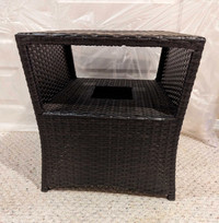 Wicker Table with Umbrella Hole 