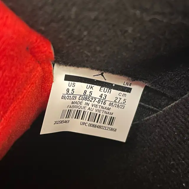 Brand New Air Jordan 4 Red Thunder – Size 9/9.5 US (with Box) in Men's Shoes in City of Toronto - Image 8