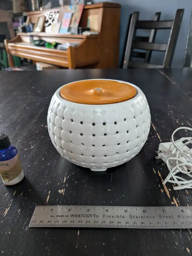 Ceramic Essential Oil Diffuser, Lights Up442454194164213762