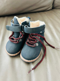 Baby Boy Size 4 Winter Boots 
