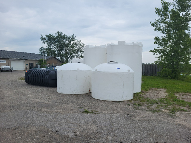 Horizontal Leg and Vertical Plastic Water Tanks in Other Business & Industrial in Brantford - Image 3