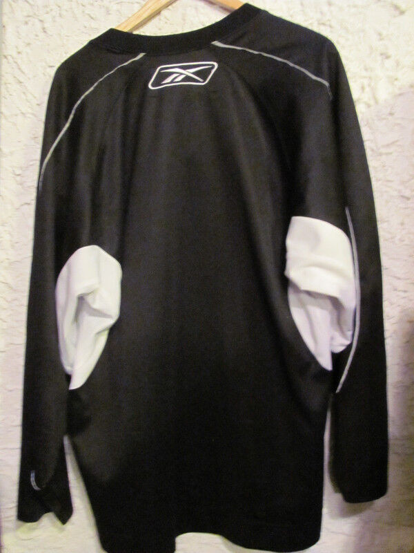 NHL Pittsburgh Penguins Jersey in Arts & Collectibles in Edmonton - Image 2