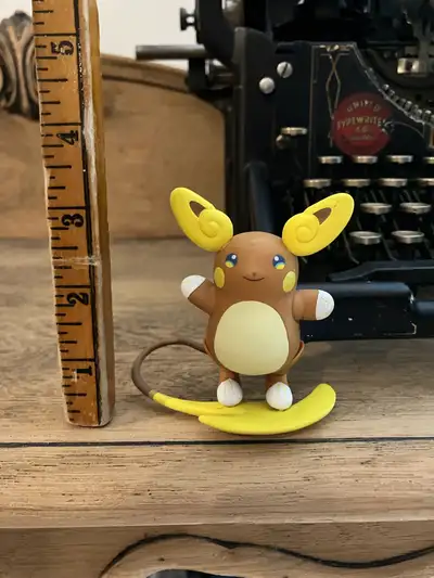 Pokemon Battle Action Alolan Raichu Action Figure