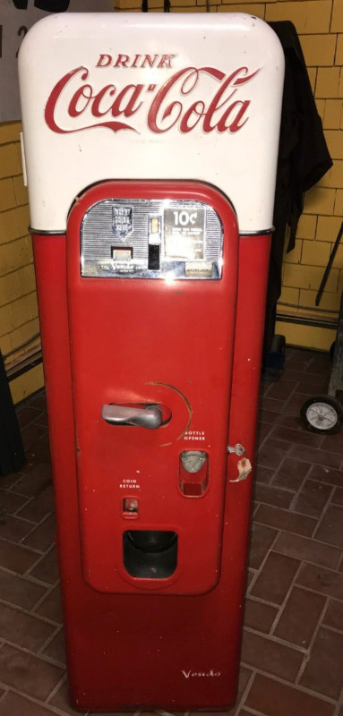 Wtb  Coke machine in Arts & Collectibles in Oshawa / Durham Region - Image 2