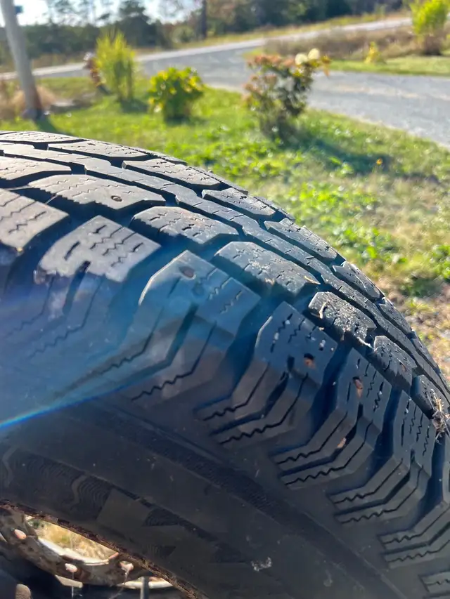 Winter cat snow groove tires on rims 265/75/17  in Tires & Rims in Dartmouth - Image 5