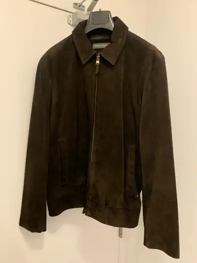 Pick up at Lansdowne & Dupont. Great jacket. Size L Large. I’m 200 lbs and it fits me in the chest e...