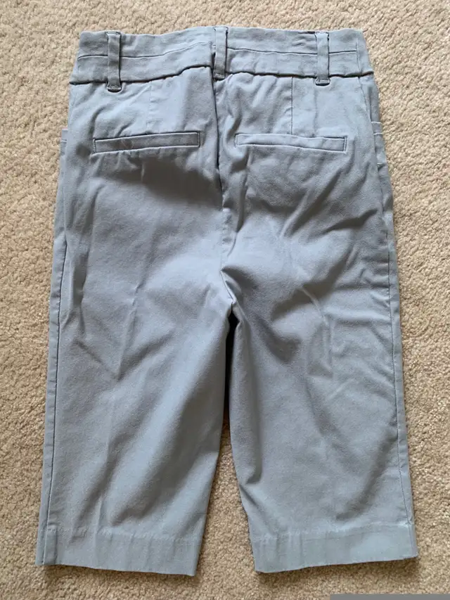 Women’s walking shorts in Women's - Bottoms in Oakville / Halton Region - Image 3