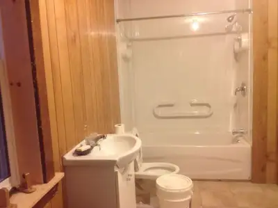 A student room available for rent. its locate in Sydney downtown. $600 for a month all-inclusive. Av...