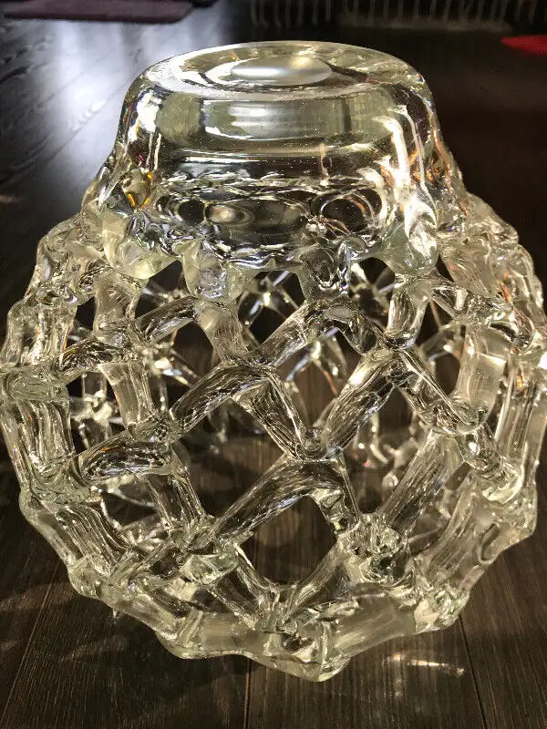 OVAL GLASS VASE in Home Décor & Accents in Grande Prairie - Image 7