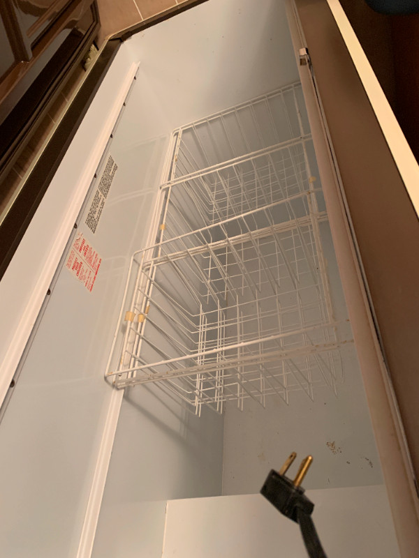 Chest Freezer Size 50 3/4”x 21 1/2”x 38 1/2”(L x W x H) dans Congélateurs  à Ville de Montréal - Image 4