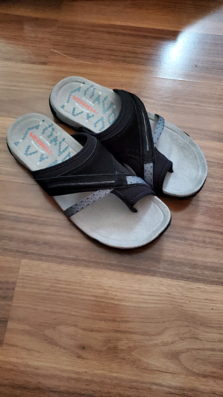 Ladies Merrell Sandals in Women's - Shoes in Lethbridge