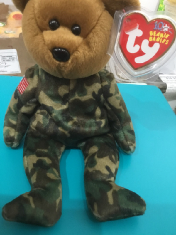 TY Beanie Baby - HERO the USO Military Bear (w/ U.S Flag on Arm) in Arts & Collectibles in Markham / York Region