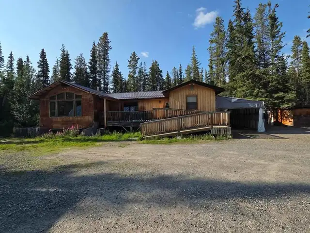 3-Bedroom Country Residential House for Rent in Long Term Rentals in Whitehorse - Image 2