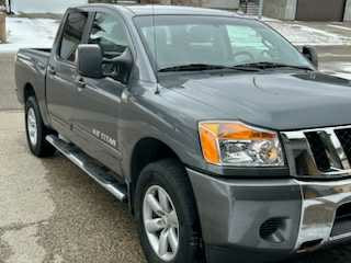 Nissan Titan one owner low kms