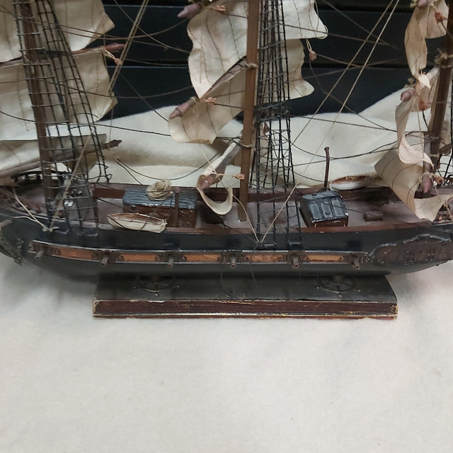 Ship - Vintage hand made war ship - Fragata Espanola. in Arts & Collectibles in Red Deer - Image 2