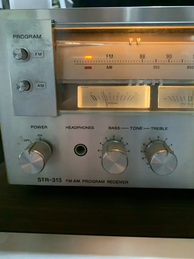 Sony STR-313 Receiver in Stereo Systems & Home Theatre in Calgary - Image 3
