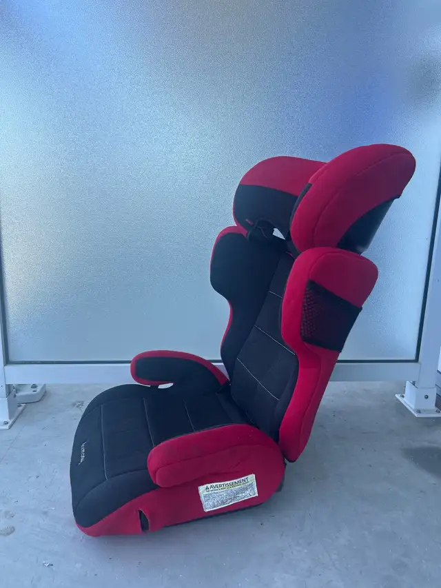 Car Booster Seat 2-4yrs in Strollers, Carriers & Car Seats in Oakville / Halton Region - Image 3