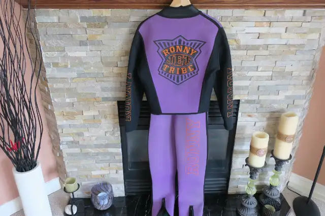 Ronny Jet Tribe, 2 piece jet ski wetsuit, men/women, Medium in Water Sports in Ottawa - Image 3