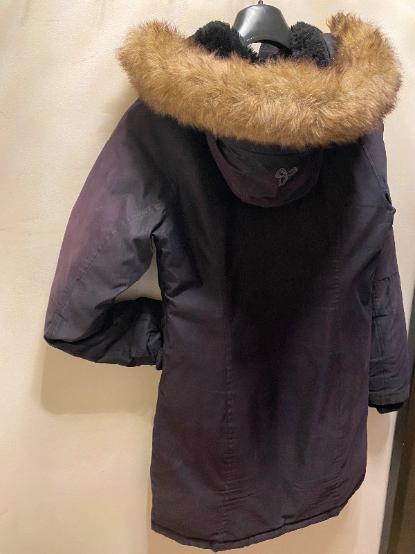 Woman’s Black Aritzia Parka TNA size M in Women's - Tops & Outerwear in City of Toronto - Image 2