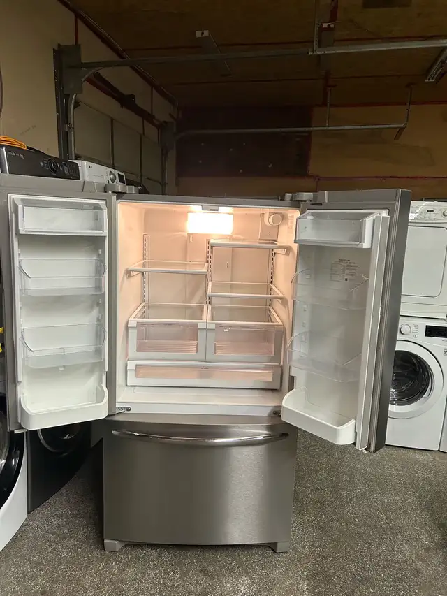 Frigidaire French Door Refrigerator works great-30 days warranty in Refrigerators in Kitchener / Waterloo - Image 7