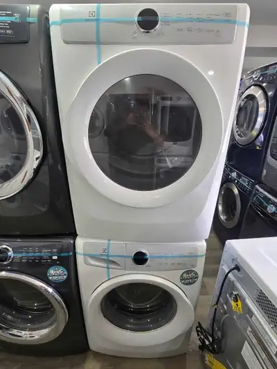 OAKVILLE! - WOW Electrolux 27" White Frontload Stack Washer Elec, View more