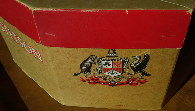 Vintage Stetson Hat Box, Very Good Condition, 15" x 13" in Arts & Collectibles in Stratford - Image 2