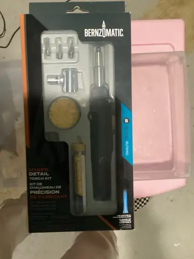 I'm selling a brand new Bernzomatic Maker Detail Torch Kit, perfect for electrical soldering, hobby...