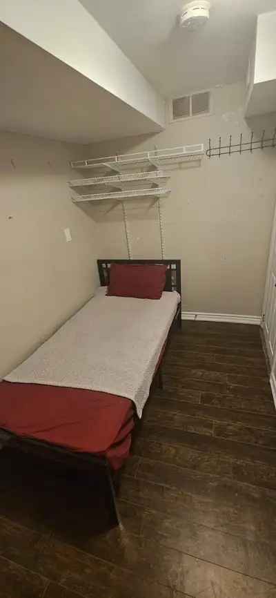 Private Room for rent in Basement for 1 GIRL Sheridan Brampton