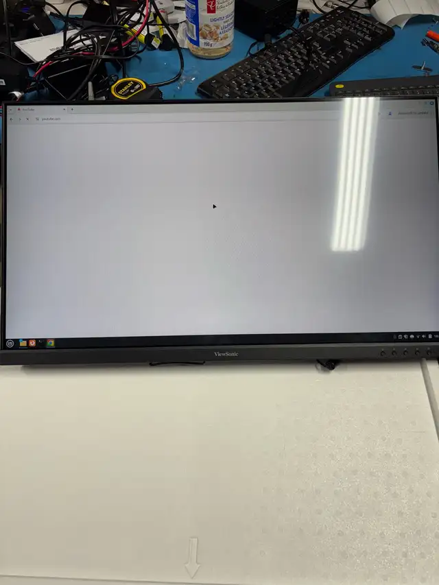 ViewSonic VA3209M 32" LED Monitor in Monitors in Cambridge - Image 2