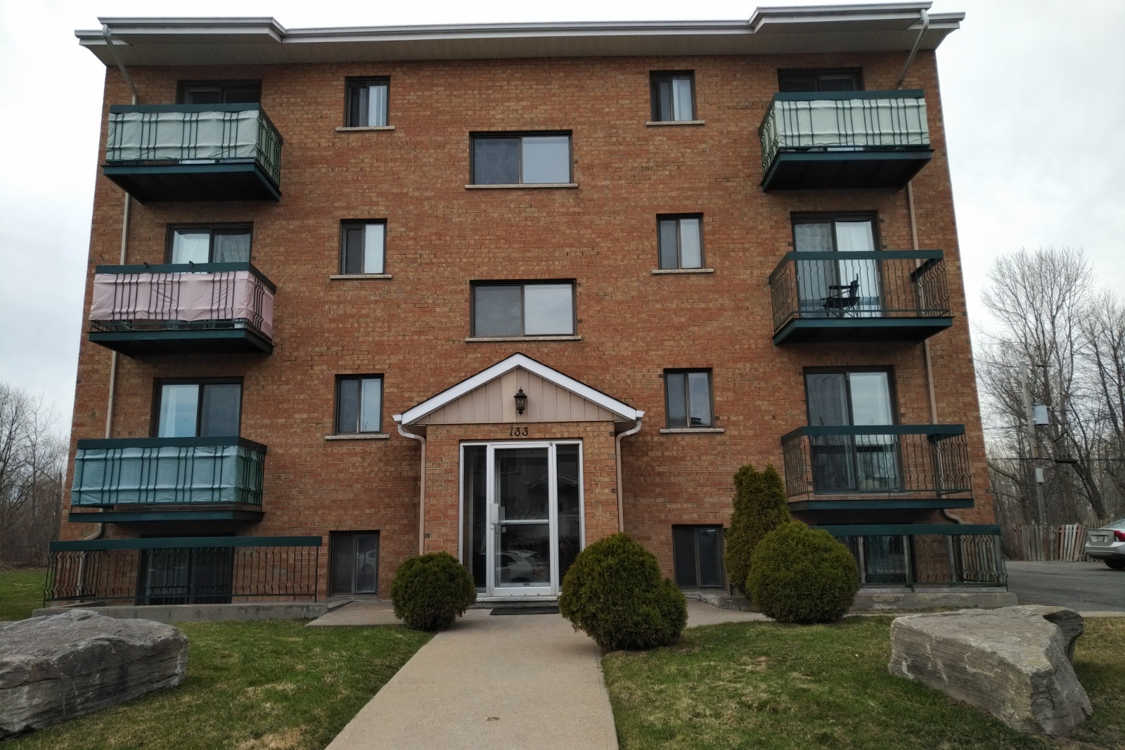 Grand appartement 4 1/2 à louer, 133 De Pise, Vimont, Laval — photo 1