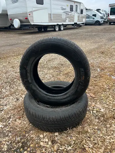 Selling set of 2 all season tires for $90 Still lots of tread left 195/65 R15 Kingstar Centum SK72 C...