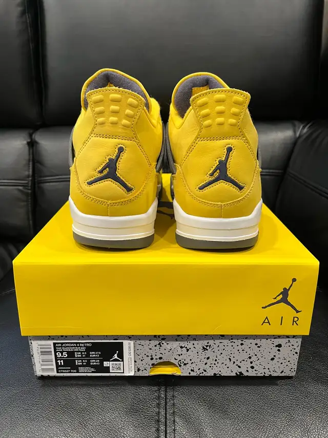 Air Jordan 4 Retro • Lightning • Size 9.5 in Men's Shoes in City of Toronto - Image 3