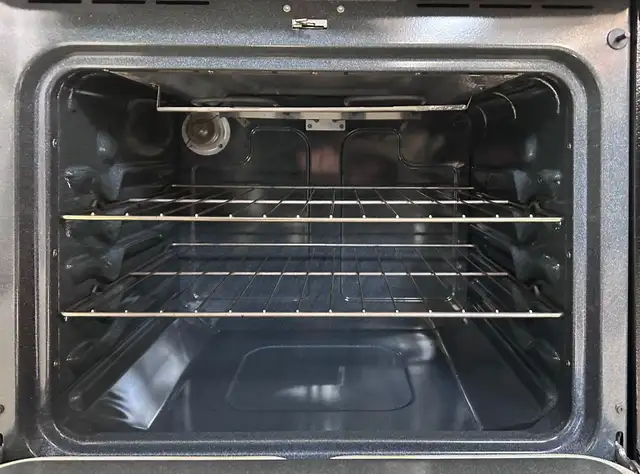 -SALE! Electric Slide-In Stove “WHIRLPOOL” 30” in Stoves, Ovens & Ranges in Barrie - Image 3