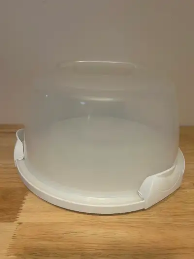 Gently used cake taker $5