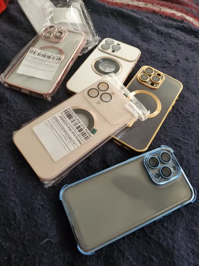 Iphone phone case in Cell Phone Accessories in Hamilton - Image 4