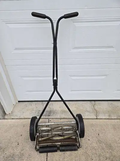 Cuts good. Shape blades. Good shape.